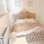Lovely Two Bedroom Apartment, With Private Garden!