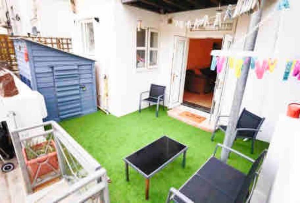 Lovely Two Bedroom Apartment, With Private Garden! Apartment *
